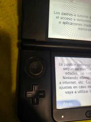 Nintendo New 3DS Negra con caja