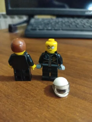 Lotto 2 minifigure Lego polizia