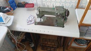 Máquina de coser Refrey
