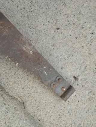 Serrucho de mano antiguo