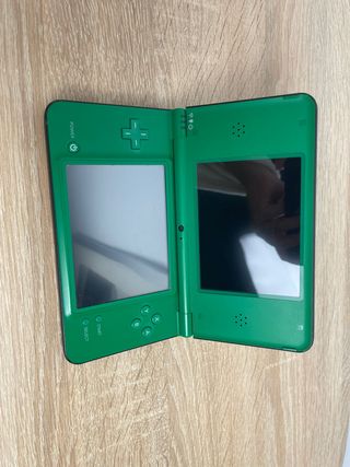 Nintendo NDSi XL Verde
