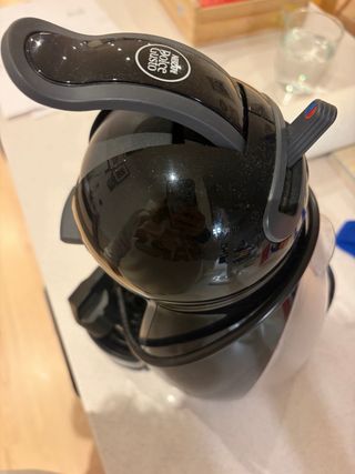 Cafetera Dolce Gusto Negra- se sale el agua