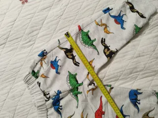 Pantalón chándal Dinosaurios Niño 3 años. Nuevo