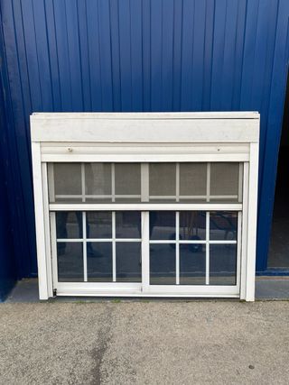 Ventana aluminio con persiana y mosquitera