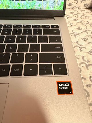 Honor Magicbook X14 Plus Ryzen 7 8845HS Plata