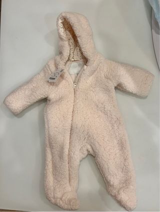 Buzo rosa con osito tony bambino Buzo beige zara