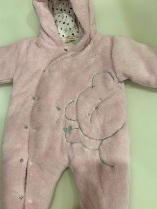 Buzo rosa con osito tony bambino Buzo beige zara
