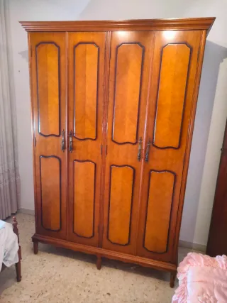 Armario de madera dormitorio 4 puertas