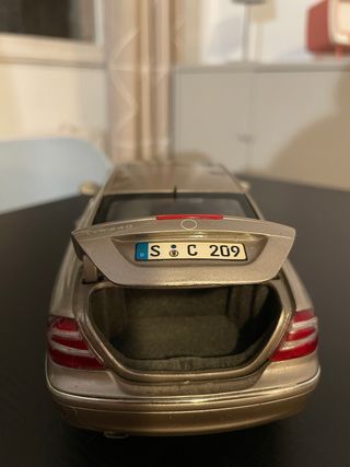 Maqueta Mercedes CLK 240 Kyosho 1:18 Premium