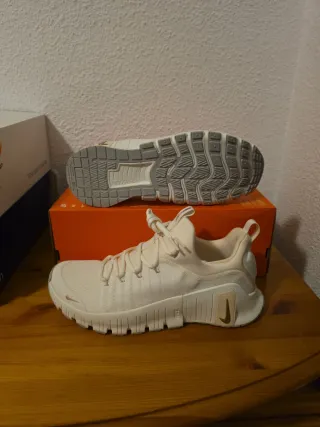 Nike Free Metcon 6 Beige