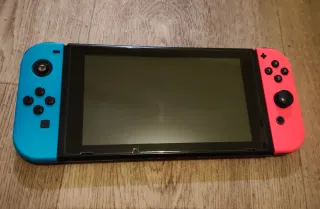 Nintendo Switch + Fifa 22 + Accesorios