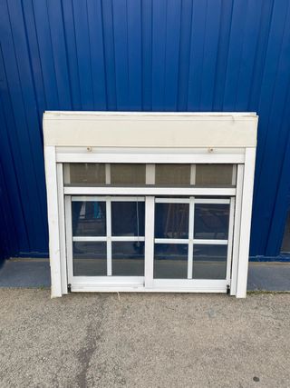 Ventana aluminio con persiana y mosquitero