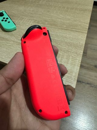 Nintendo Switch con Joy-Cons Verde y Rojo
