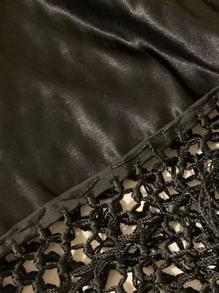 Mantón de Manila bordado negro