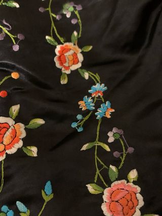 Mantón de Manila bordado negro