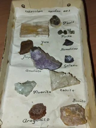 Confezione di minerali