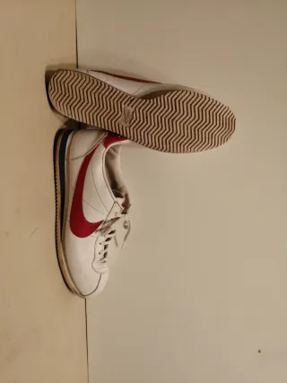 Zapatillas Nike Cortez Blancas y Rojas