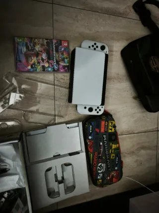 Nintendo Switch OLED + Accessori