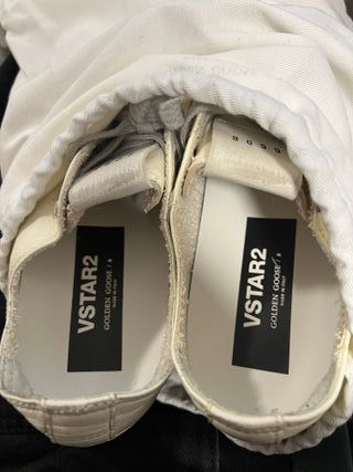 Golden Goose V-Star Sneakers Blancas y Negras