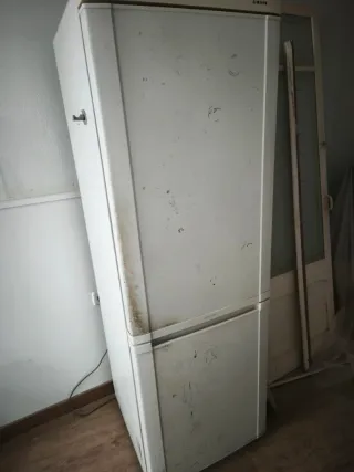 Nevera Samsung blanca Es funcional