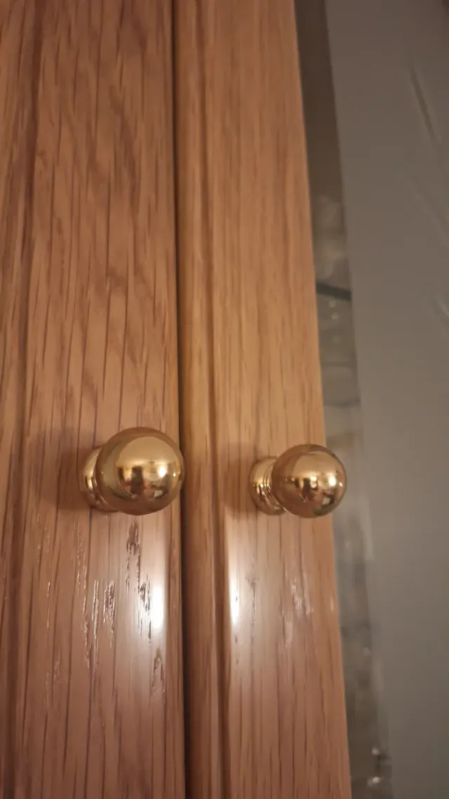 Puertas de vitrina de madera con cristal