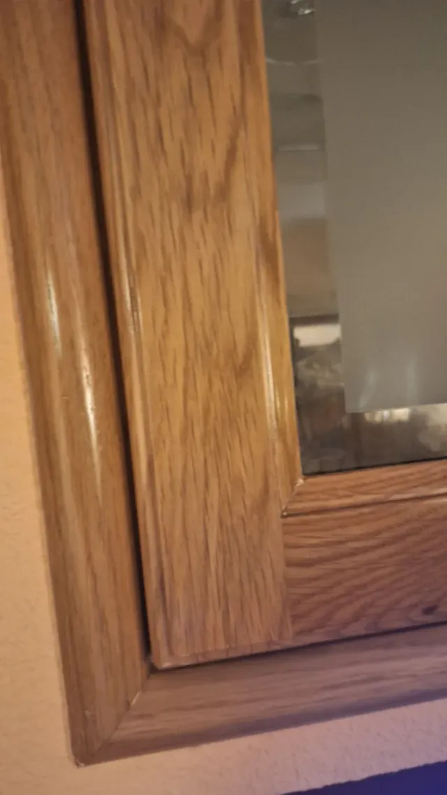 Puertas de vitrina de madera con cristal