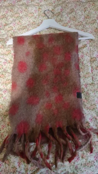 Bufanda con estampado y flecos Parfois