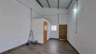 Se alquila nave industrial