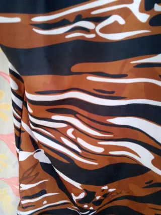 BAÑADOR T4XL ESTAMPADO CEBRA MARRON BLANCO Y NEGRO