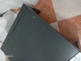 Mesa auxiliar madera negra y marrón