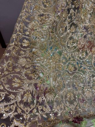 Se vende o se alquila traje de fallera