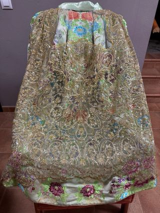 Se vende o se alquila traje de fallera