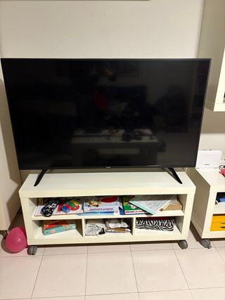 Televisión Negra, marca xiaomi de 55 pulgadas.