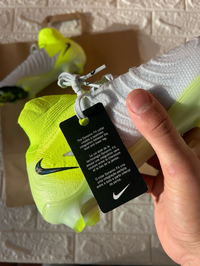 Botas de fútbol Nike Phantom Luna 2 Elite FG