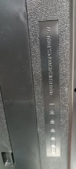 Teclado Electrónico Miles MTS-860 con micrófono .