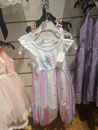 Pack más de 1200 piezas de ropa y complementos