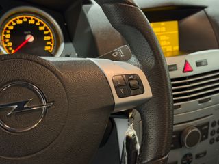 Opel Astra GTC 1.8 16v Cosmo