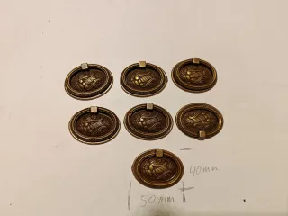 7 Tiradores Ovalados de Latón con Diseño