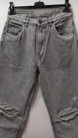 Jeans Bershka uomo grigi strappati