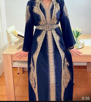 Caftán de dos piezas bordado