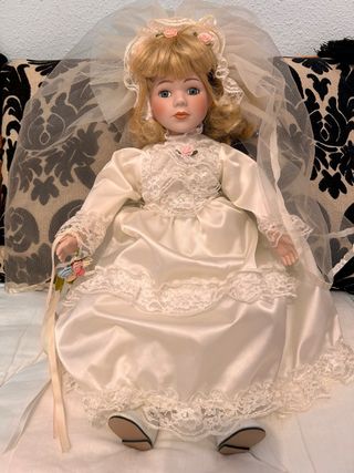 Muñeca de porcelana novia