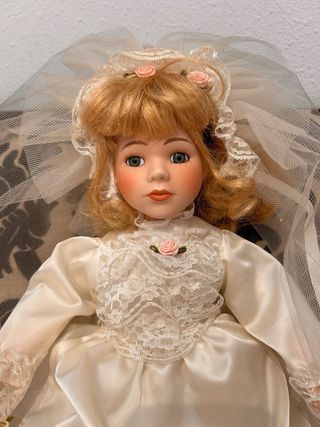 Muñeca de porcelana novia