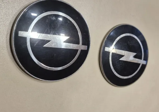 Piezas vectra y calibra 90'