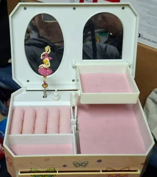 Joyero infantil rosa con música y bailarina