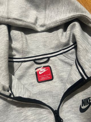 Sudadera Nike Tech Gris