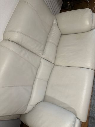 Sofá de piel beige 2 plazas