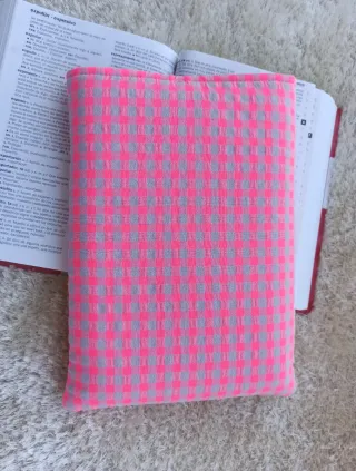 Funda para tablet a cuadros