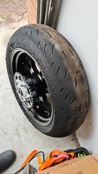 Llanta Trasera Aprilia RSV4 1000