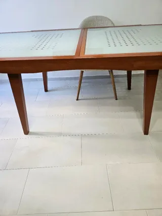 Tavolo allungabile in vetro e legno