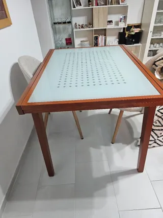 Tavolo allungabile in vetro e legno